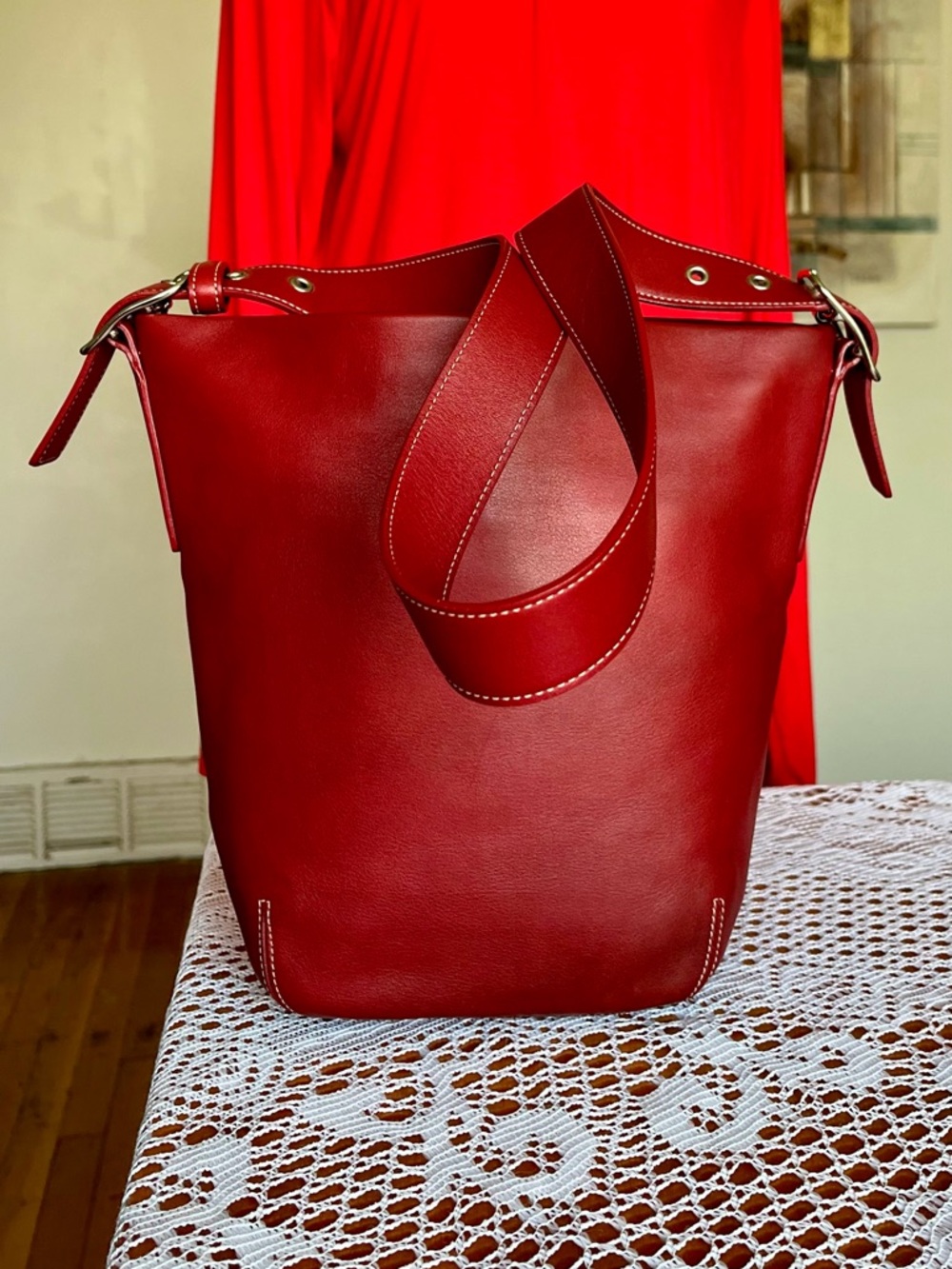 Coach vintage dark red leather bucket #L2S-9186 -(VGUC)- purse